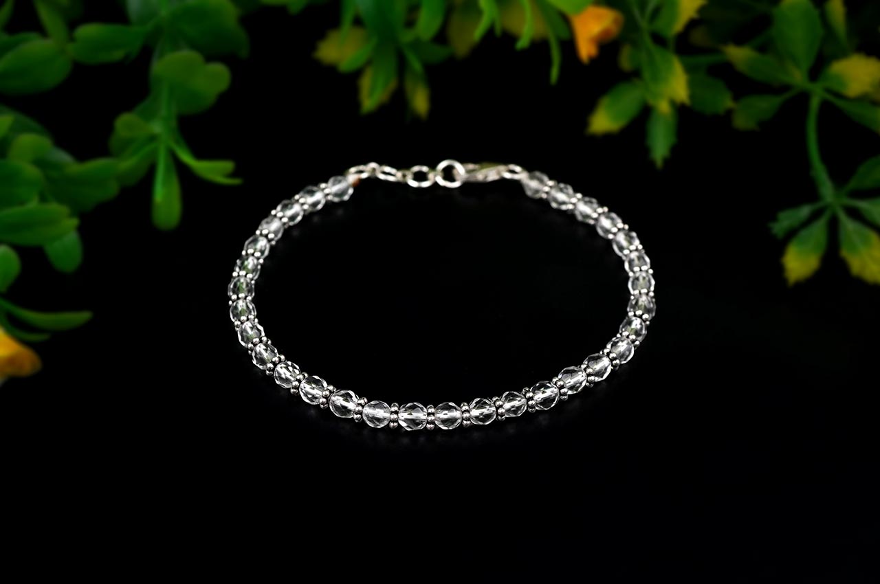 Round Faceted Sphatik Bracelet With Silver Chakri & Hook